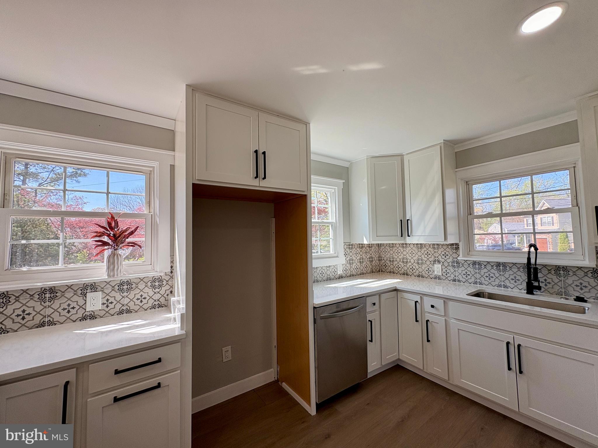 925 Longview Avenue Pasadena, MD 21122 - Photo 29 of 37