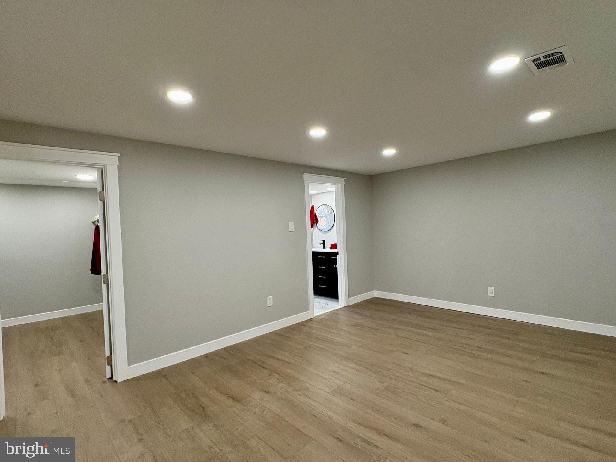 925 Longview Avenue Pasadena, MD 21122 - Photo 9 of 37