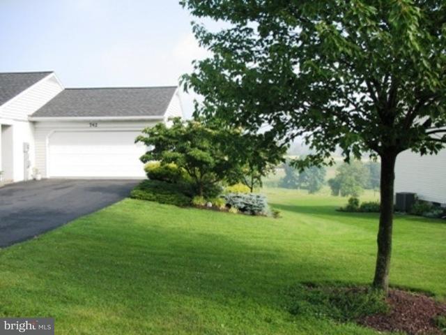 742 Orchard Road Manheim, PA 17545 - Photo 3 of 27