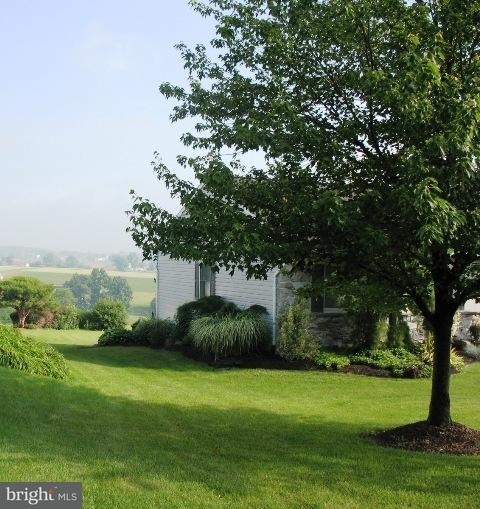 742 Orchard Road Manheim, PA 17545 - Photo 4 of 27