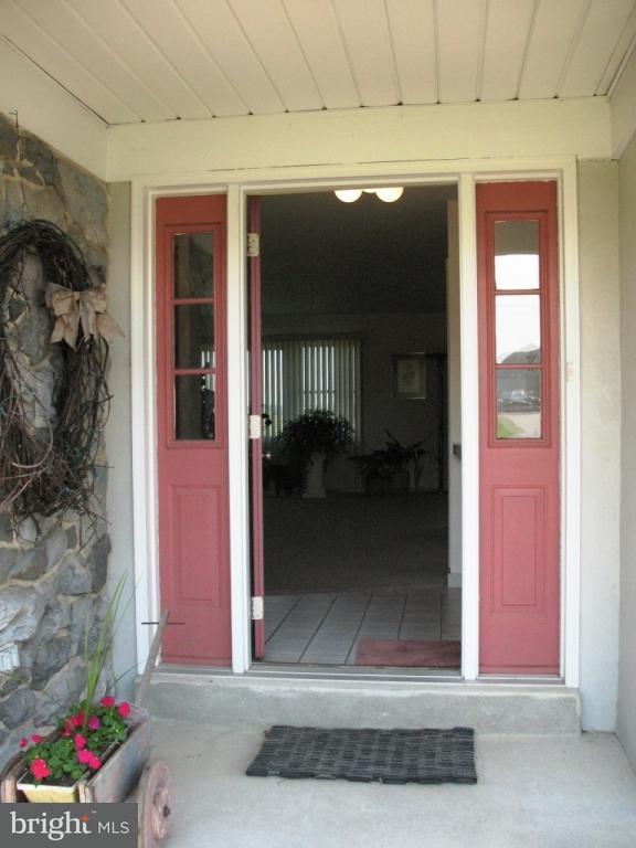 742 Orchard Road Manheim, PA 17545 - Photo 7 of 27
