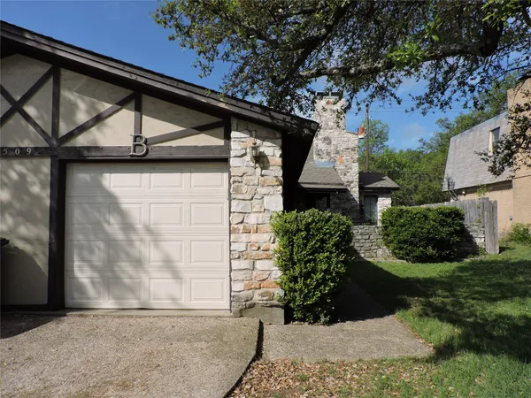 $1,650 | 8509 Fathom Circle, Unit B, Austin, TX 78750