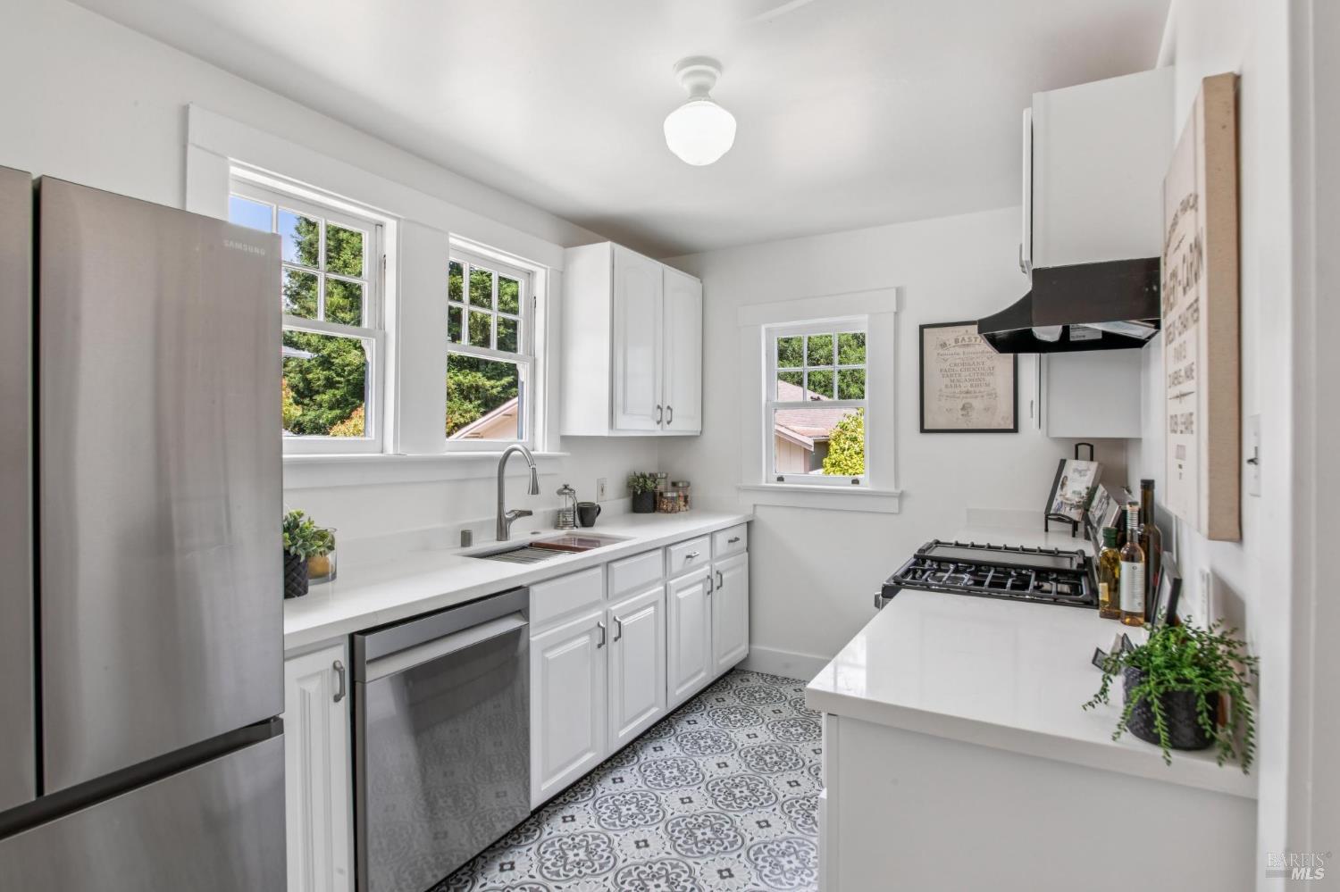 210 Greenfield Avenue San Rafael, CA 94901 - Photo 14 of 42