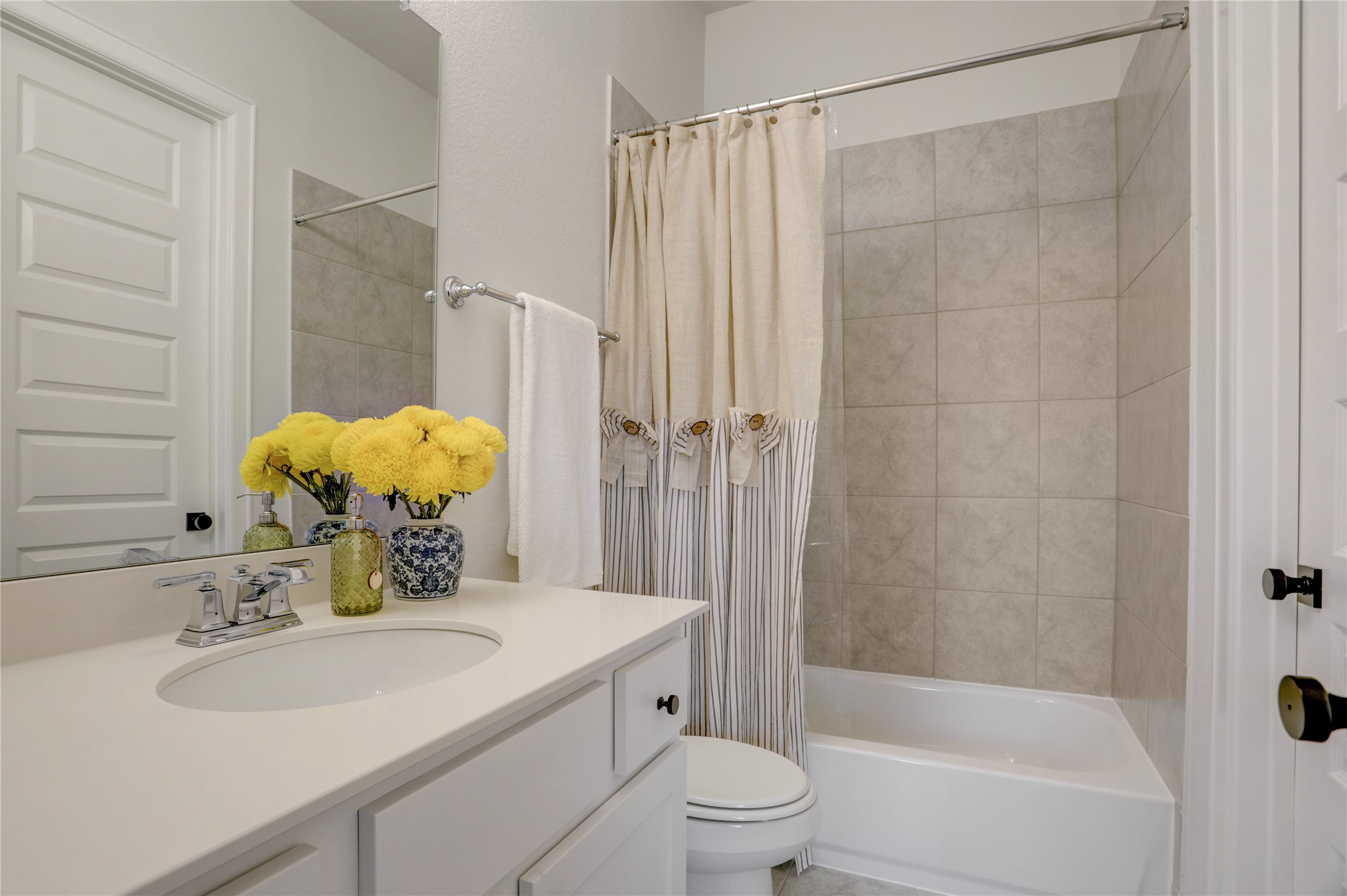 9818 Wright Drive Manvel, TX 77583 - Photo 18 of 32 a bathroom with a sink toilet and shower
