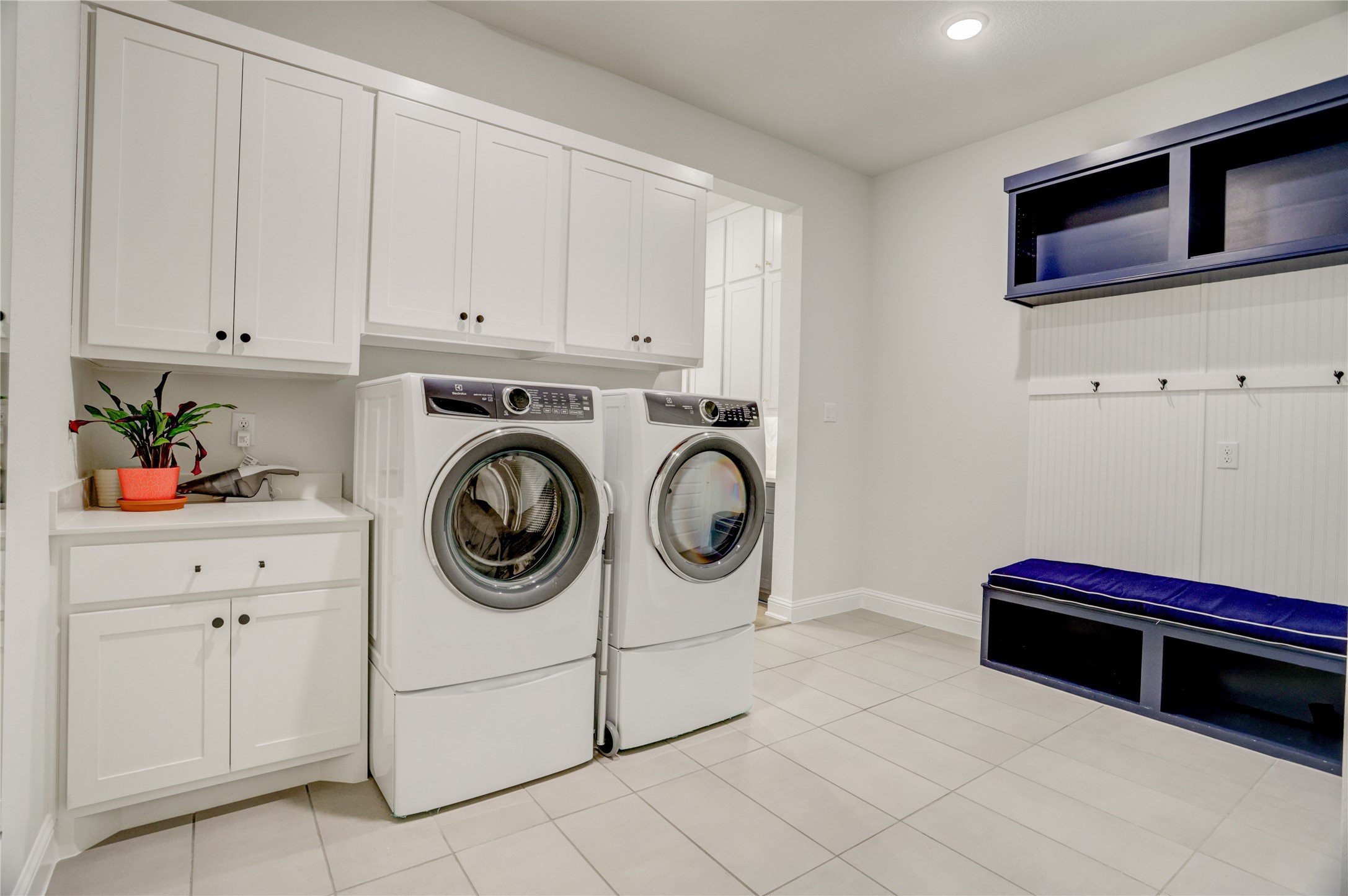 9818 Wright Drive Manvel, TX 77583 - Photo 24 of 32 a utility room with dryer and washer
