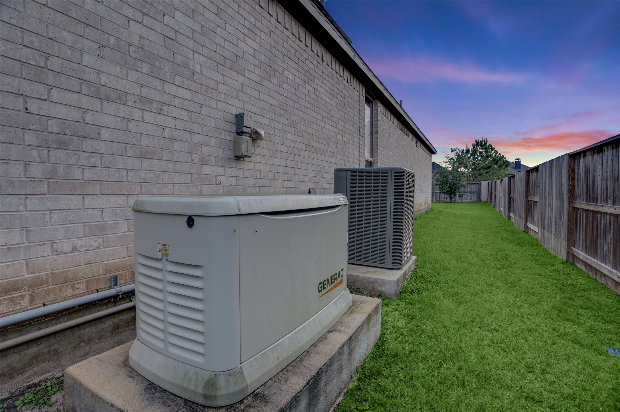 9818 Wright Drive Manvel, TX 77583 - Photo 29 of 32 a view of a backyard