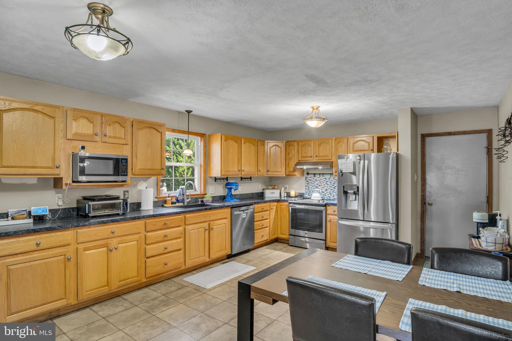 310 Greenbriar Road Elliottsburg, PA 17024 - Photo 5 of 36