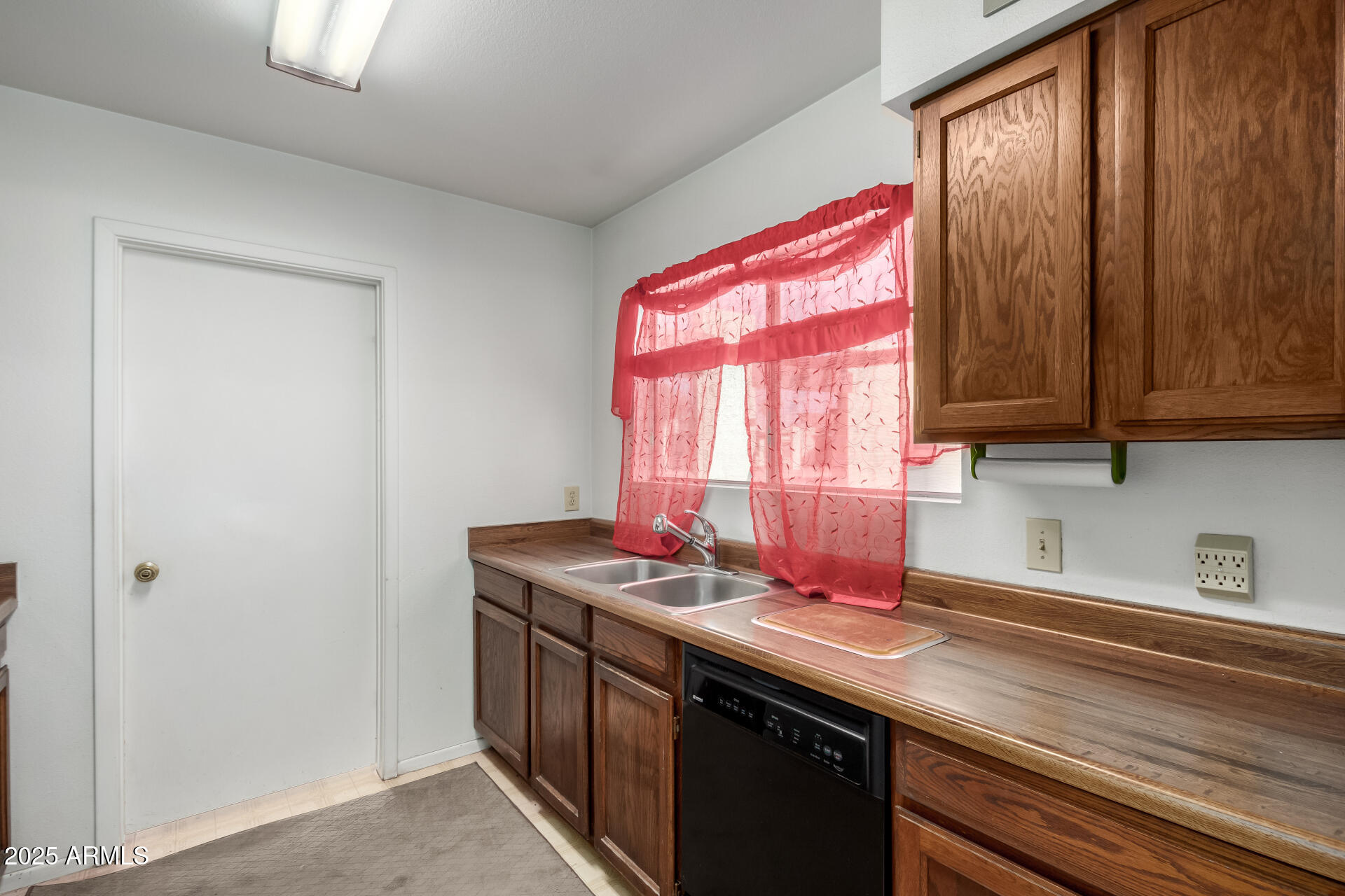 3013 West Redfield Road Phoenix, AZ 85053 - Photo 9 of 25 11 Redfield