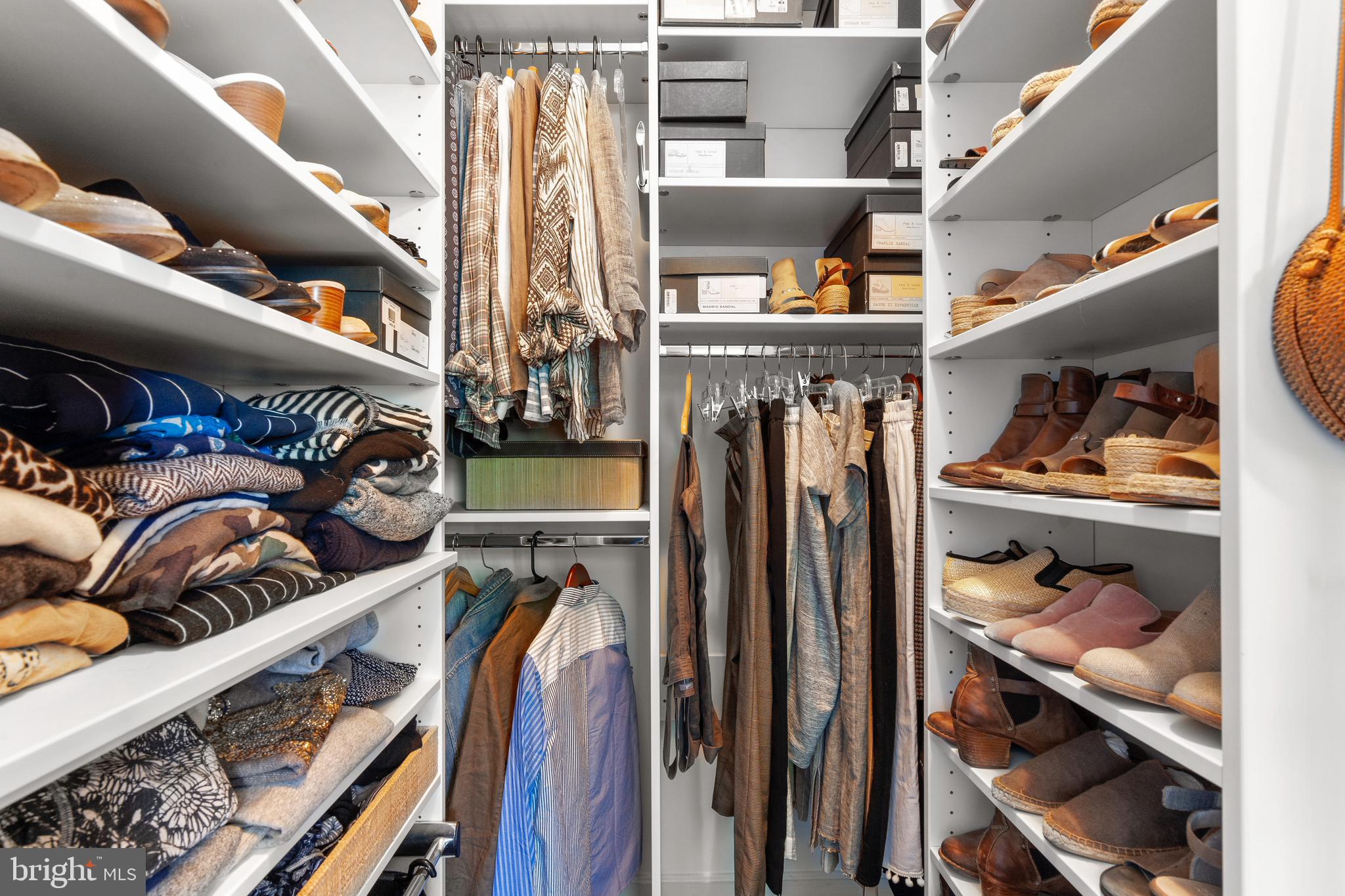 645 Oakland Hills Drive, Unit 1B Arnold, MD 21012 - Photo 15 of 30 Spacious walk in off primary bedroom