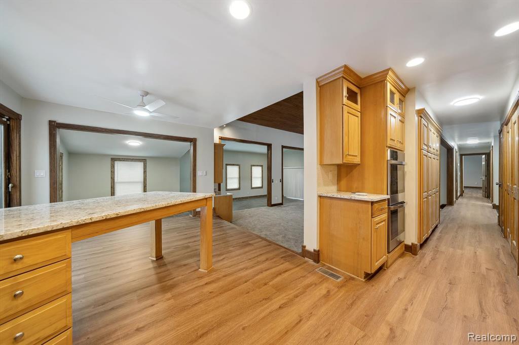 8270 McClements Road Brighton, MI 48114 - Photo 5 of 25 Gallery Image 5
