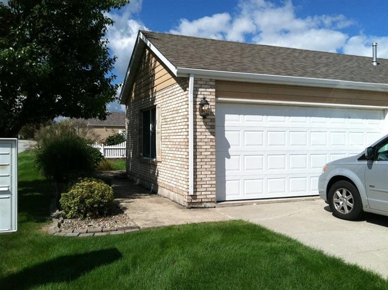 320 Ridge Court Lowell, IN 46356 - Photo 3 of 6 767x572