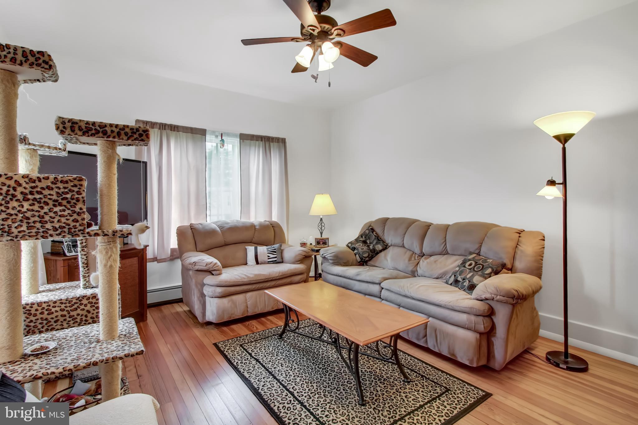 1700 Friedensburg Road Reading, PA 19606 - Photo 25 of 37 Living Room