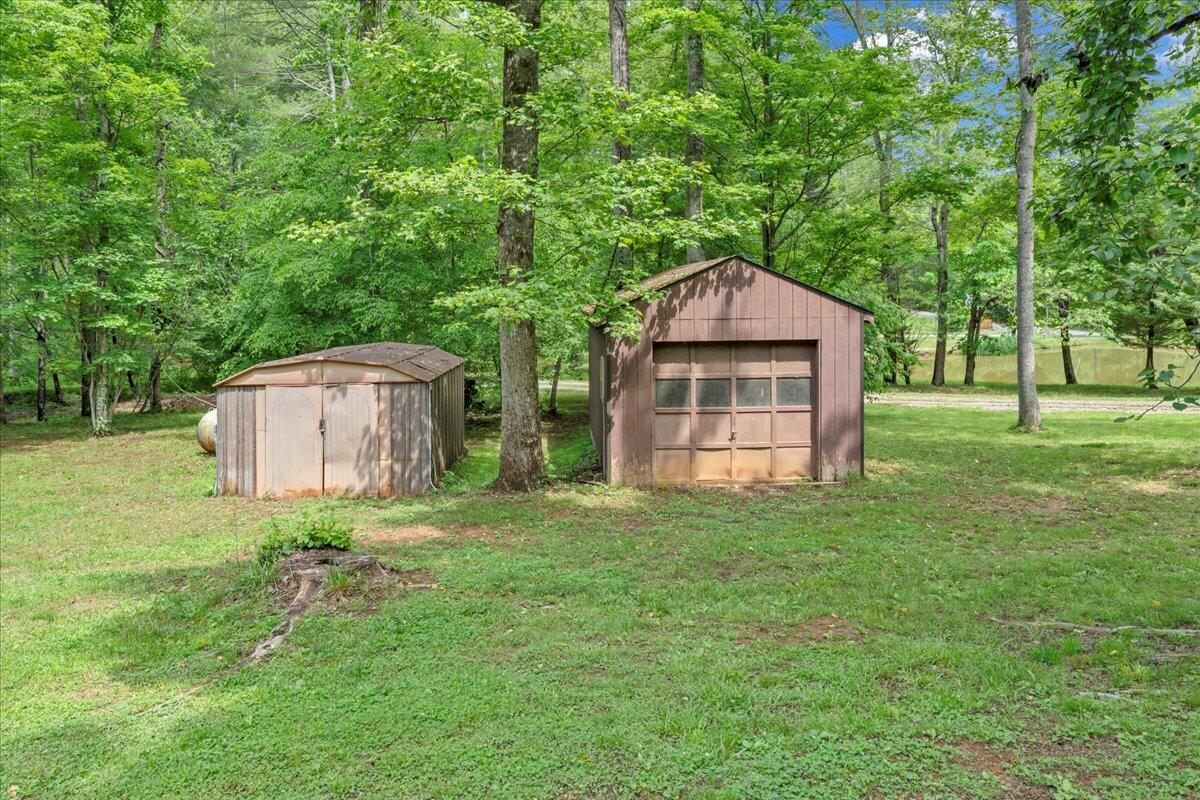 175 Webb Mountain Road Boones Mill, VA 24065 - Photo 27 of 42 27-MIB08105
