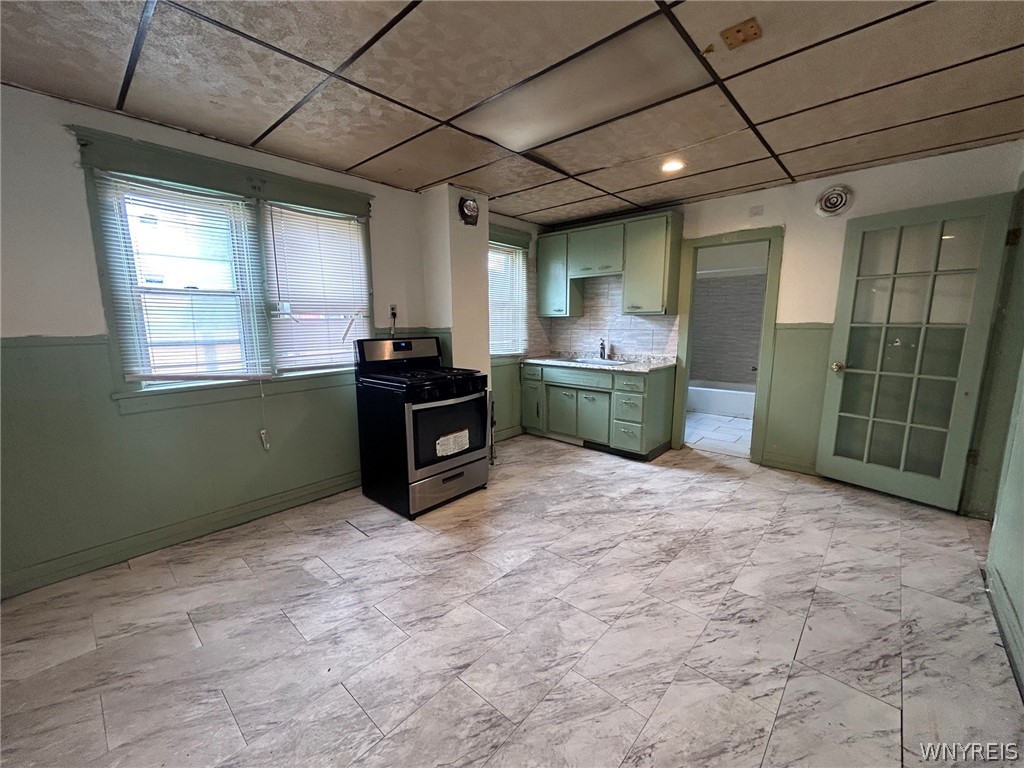 528 Fulton Street Buffalo, NY 14210 - Photo 10 of 13