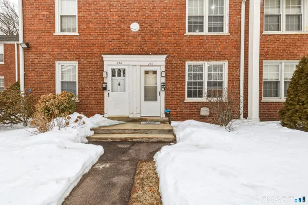 $1,700 | 28 Garden Drive, Unit J, Manchester, CT 06040