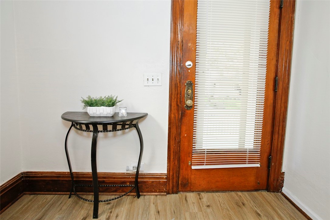 317 Rosewood Terrace Rochester, NY 14609 - Photo 7 of 42