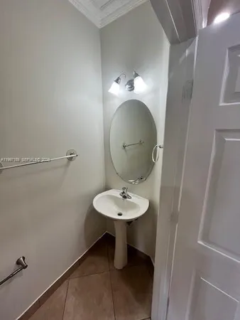 $3,000 | 5762 Hampton, Unit 5762, Fort Lauderdale, FL 33321