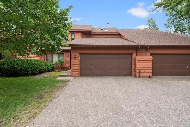 $380,000 | 10695 53rd Avenue North, Plymouth, MN 55442