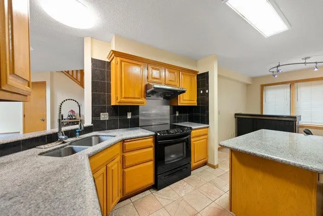 $380,000 | 10695 53rd Avenue North, Plymouth, MN 55442