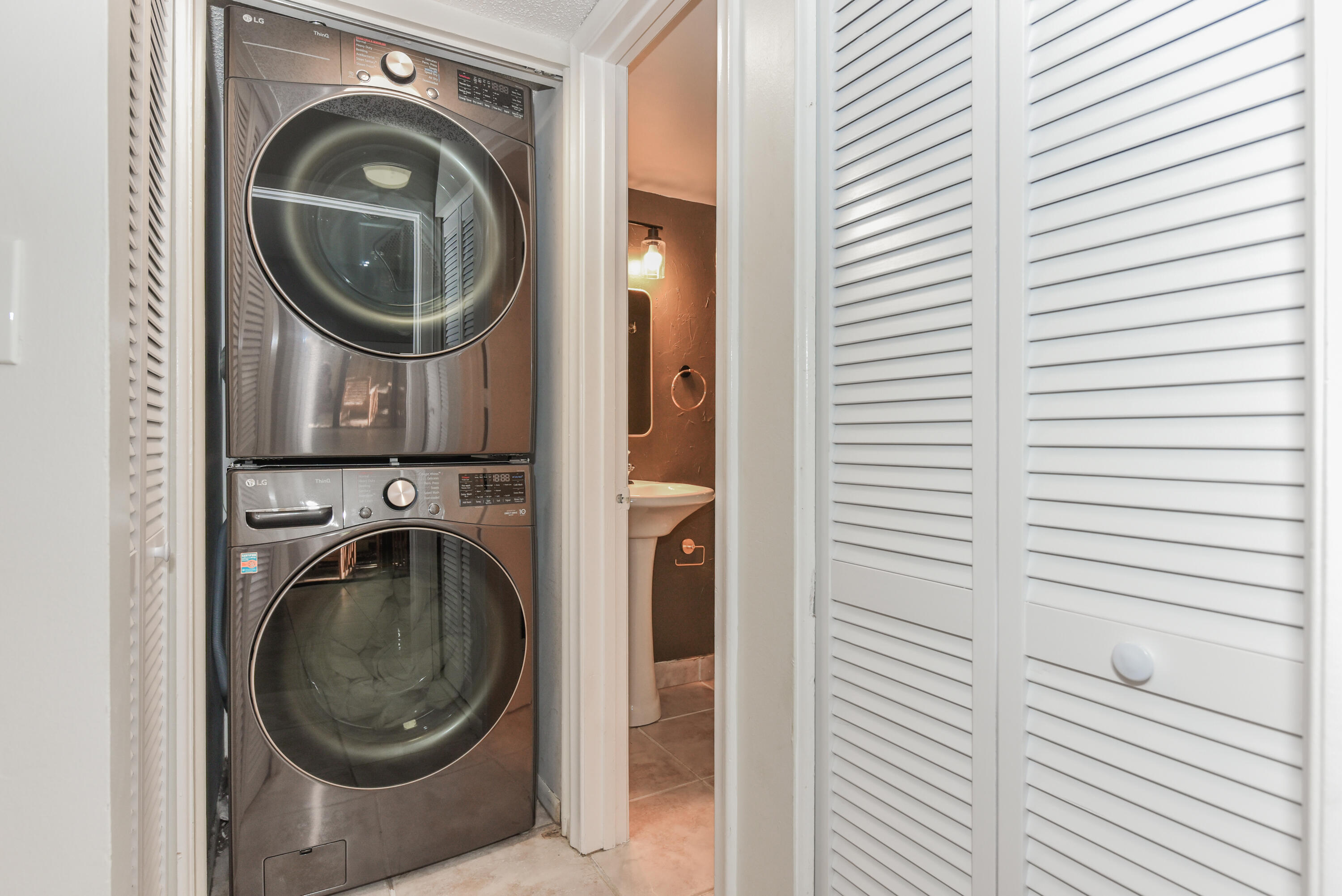 1400 Northwest 9th Avenue, Unit B8 Boca Raton, FL 33486 - Photo 19 of 32 1400 NW Ninth Ave_Lois Ronan_18