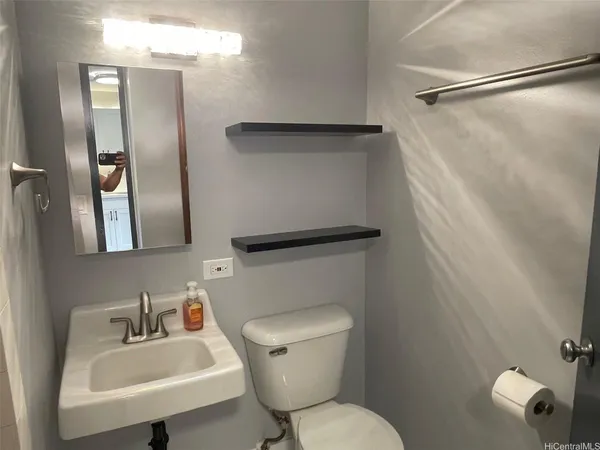 $1,750 | 1511 Nuuanu Avenue, Unit 232, Honolulu, HI 96817