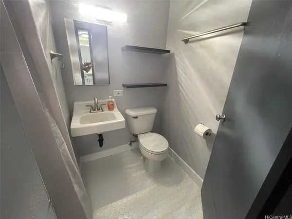 $1,750 | 1511 Nuuanu Avenue, Unit 232, Honolulu, HI 96817