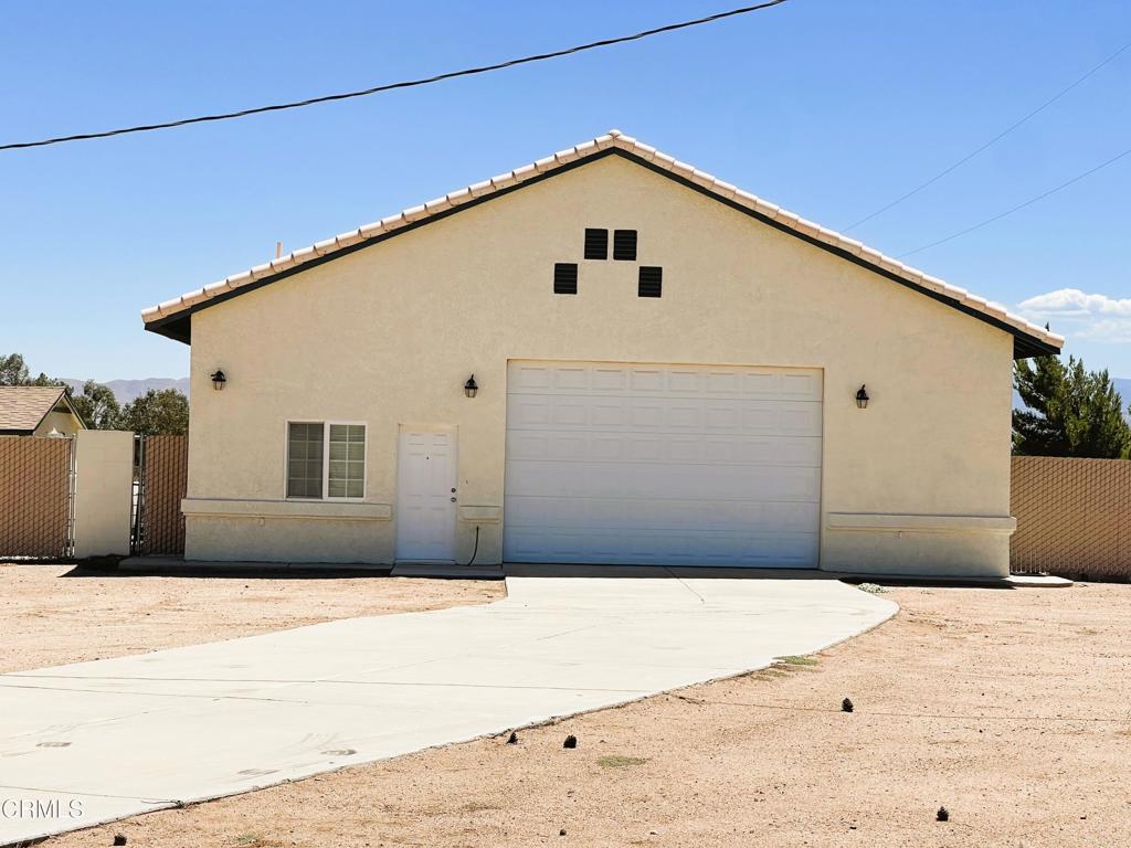 6877 Foley Road Hesperia, CA 92344 - Photo 6 of 34 IMG_2681