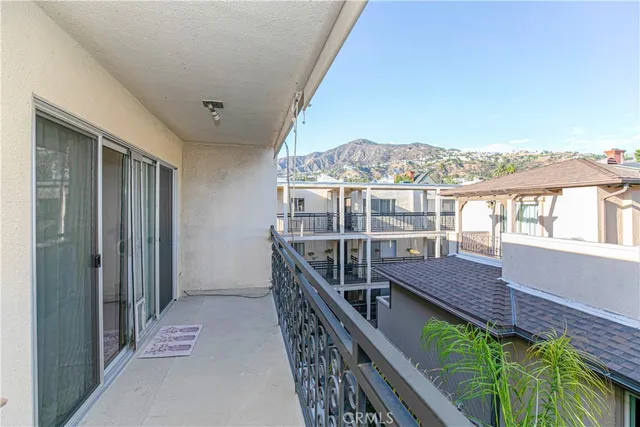 $3,650 | 1236 North Columbus Avenue, Unit 37, Glendale, CA 91202
