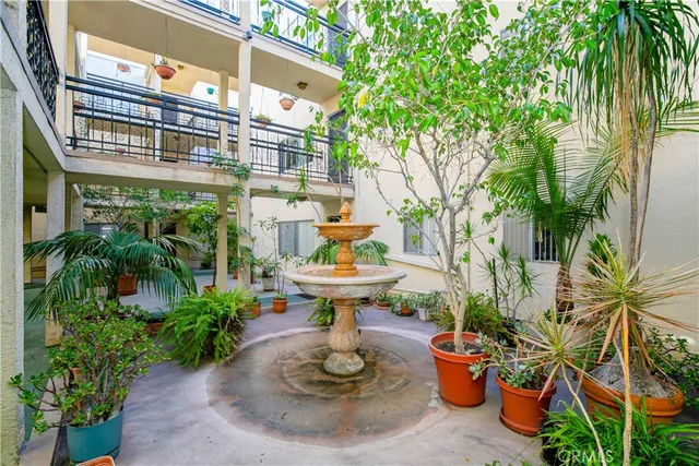 $3,650 | 1236 North Columbus Avenue, Unit 37, Glendale, CA 91202
