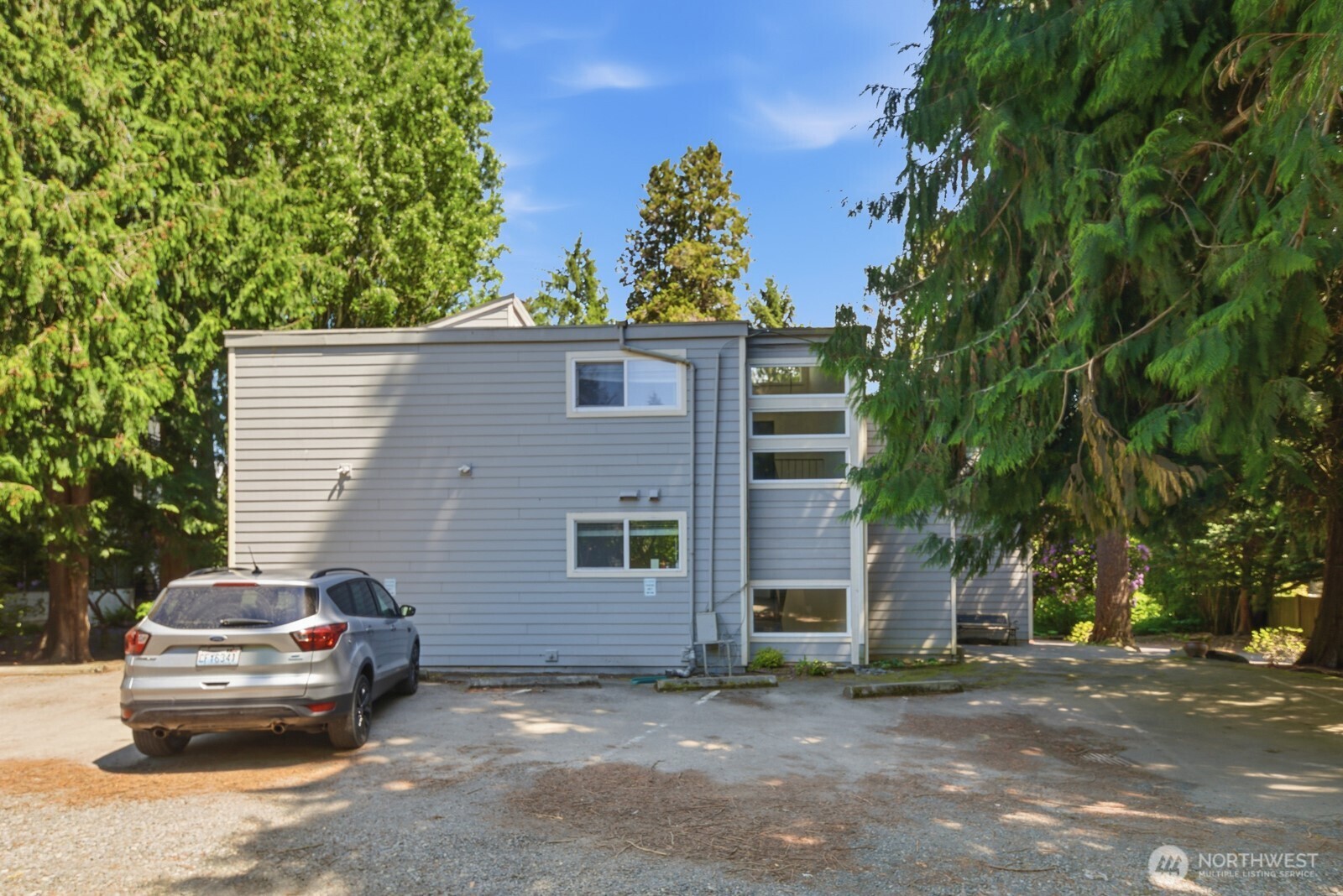 3510 West Elmore Street Seattle, WA 98199 - Photo 8 of 14