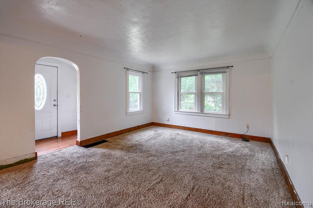 7074 North State Road Davison, MI 48423 - Photo 9 of 23