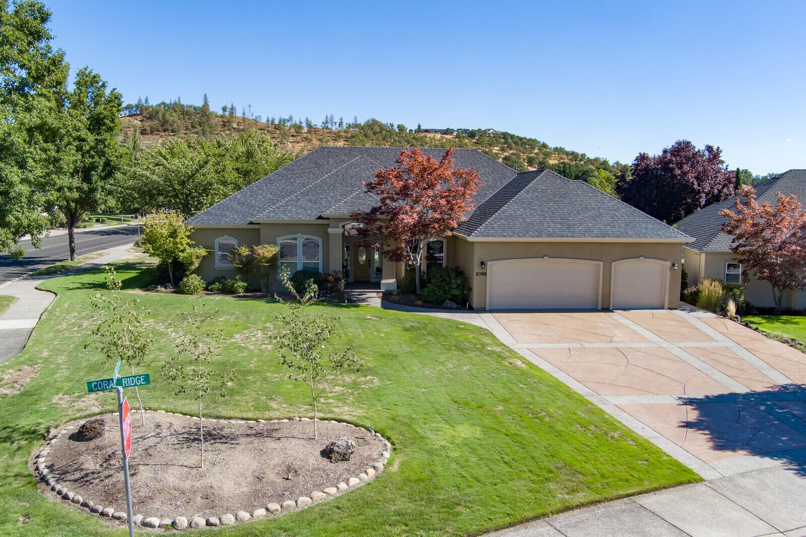 1098 Coral Ridge Eagle Point, OR 97524 - Photo 63 of 63 08_CR_8_mls