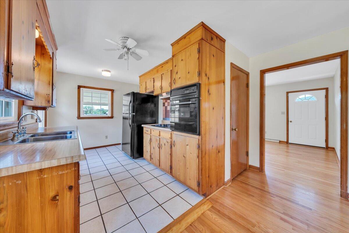 409 Decatur Circle Salem, VA 24153 - Photo 10 of 47 10-MIB06300