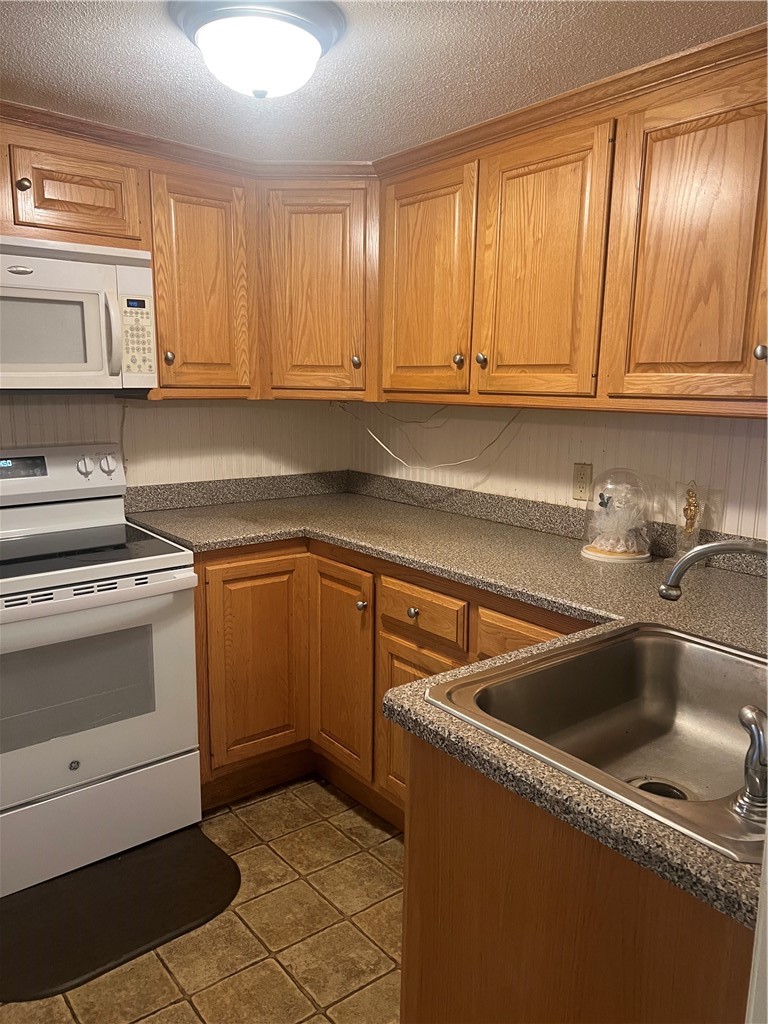 1825 Quaker Street Northbridge, MA 01534 - Photo 6 of 26