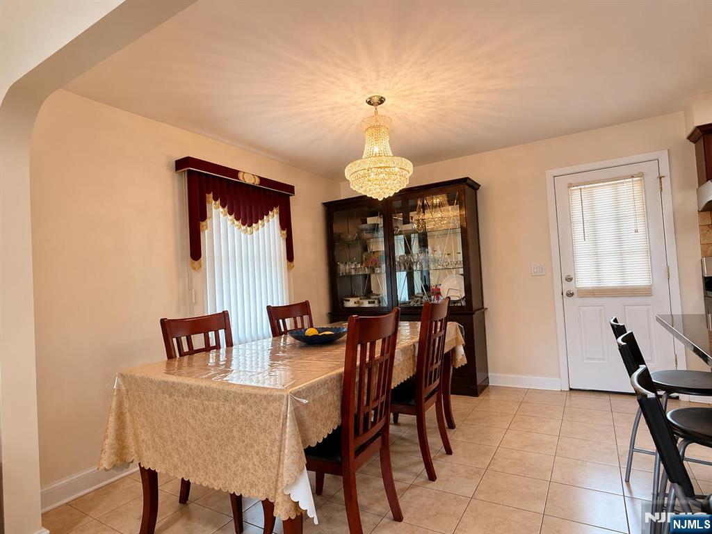372 West Main Street Bergenfield, NJ 07621 - Photo 5 of 28