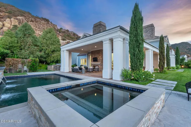 a view of house and outdoor space