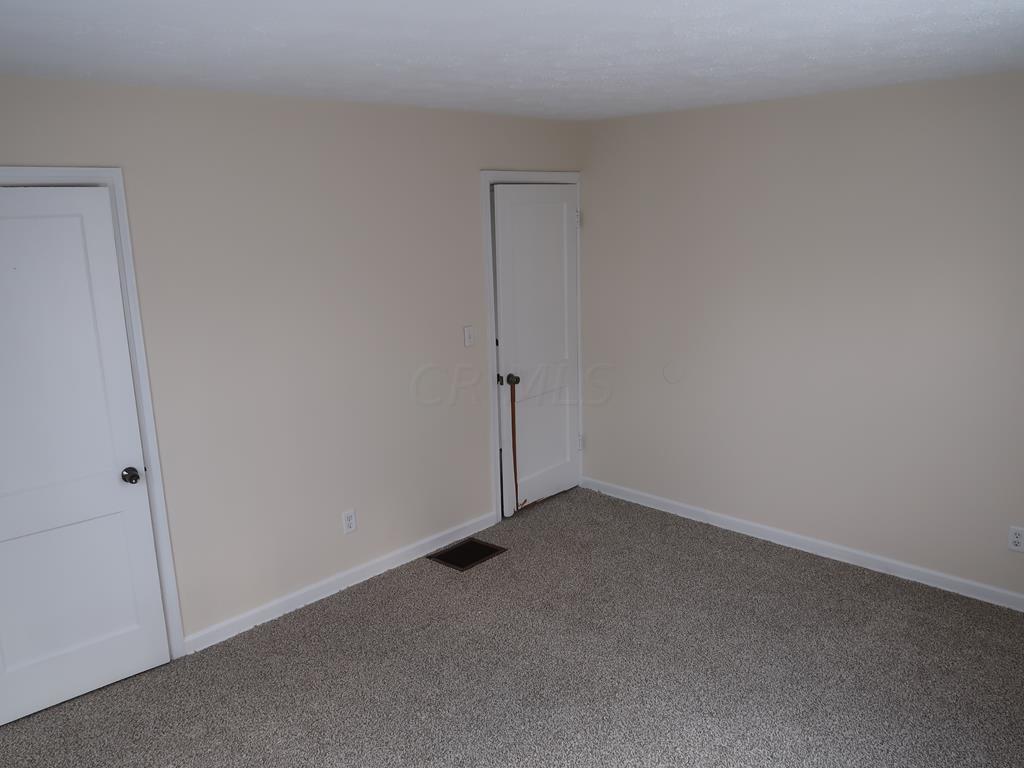 3370 Beulah Road Columbus, OH 43224 - Photo 9 of 20 7