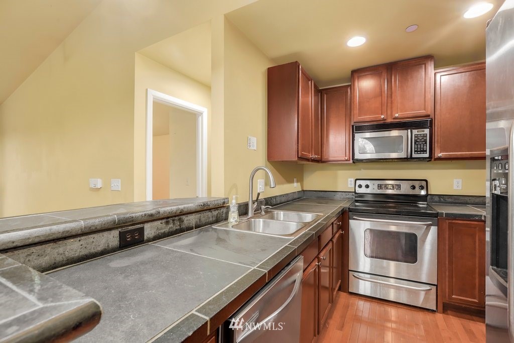 1532 228th Street Southeast, Unit A Bothell, WA 98021 - Photo 6 of 24