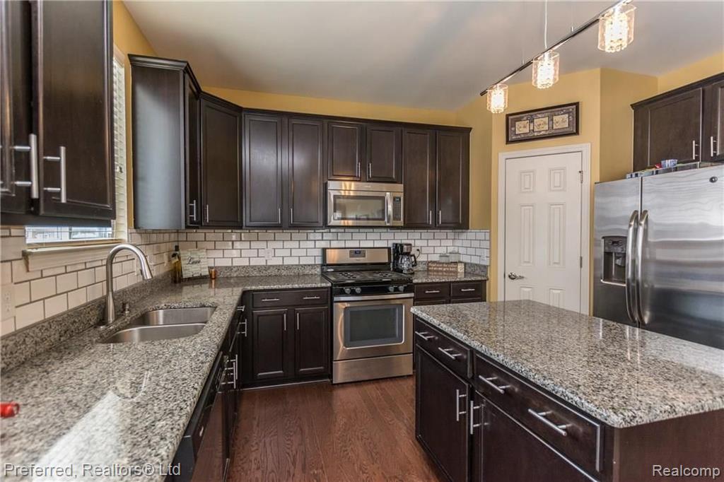 27436 Victoria Road Novi, MI 48374 - Photo 12 of 28 Gallery Image 12
