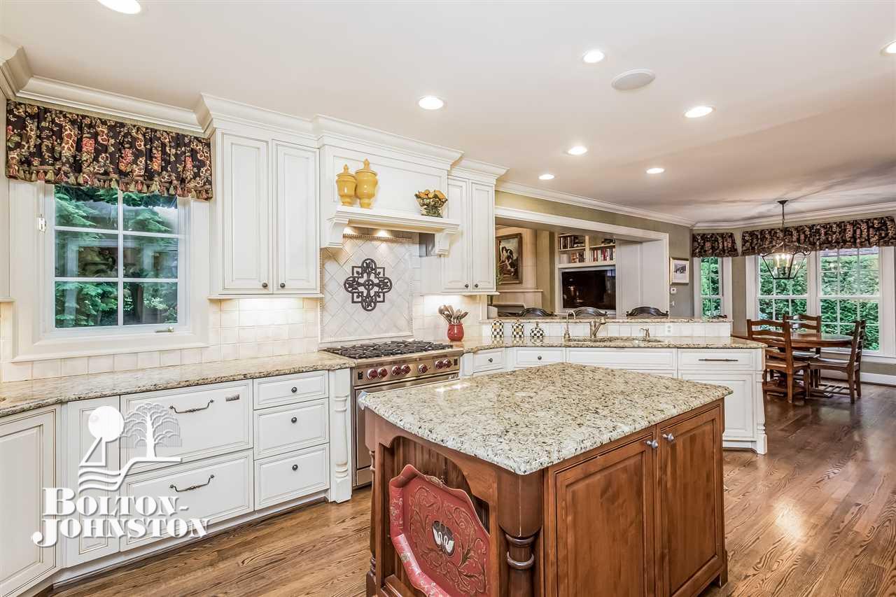 84 Vendome Road Grosse Pointe Farms, MI 48236 - Photo 4 of 41