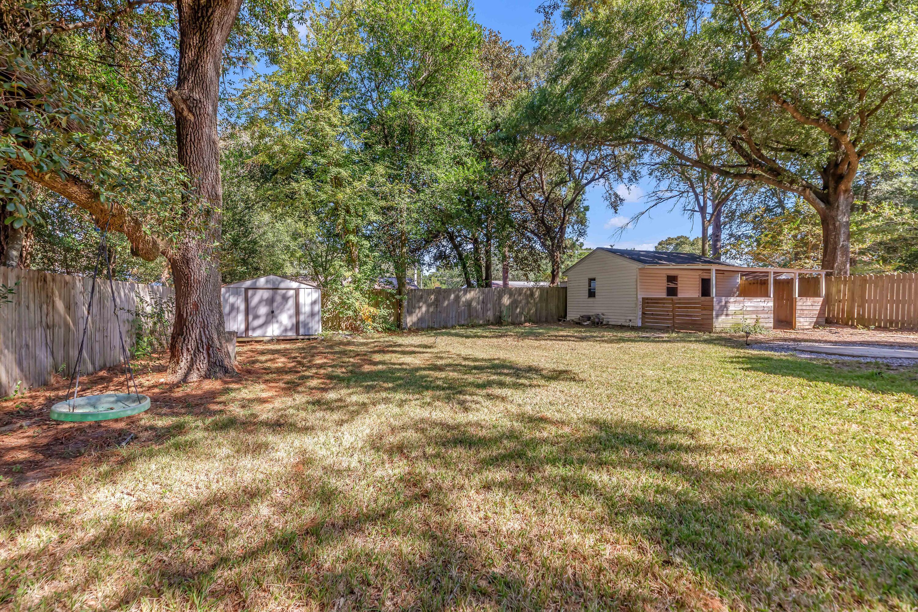 348 Chicago Avenue Valparaiso, FL 32580 - Photo 8 of 42 147A6158