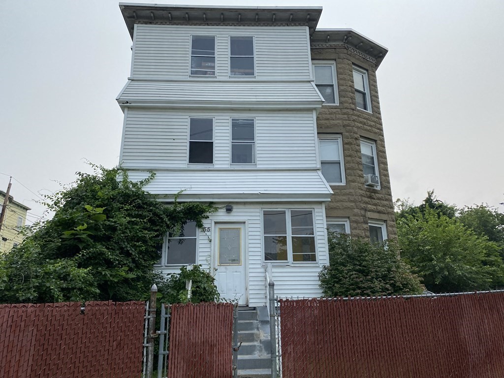 35 Healey Street Springfield, MA 01151 - Photo 1 of 3