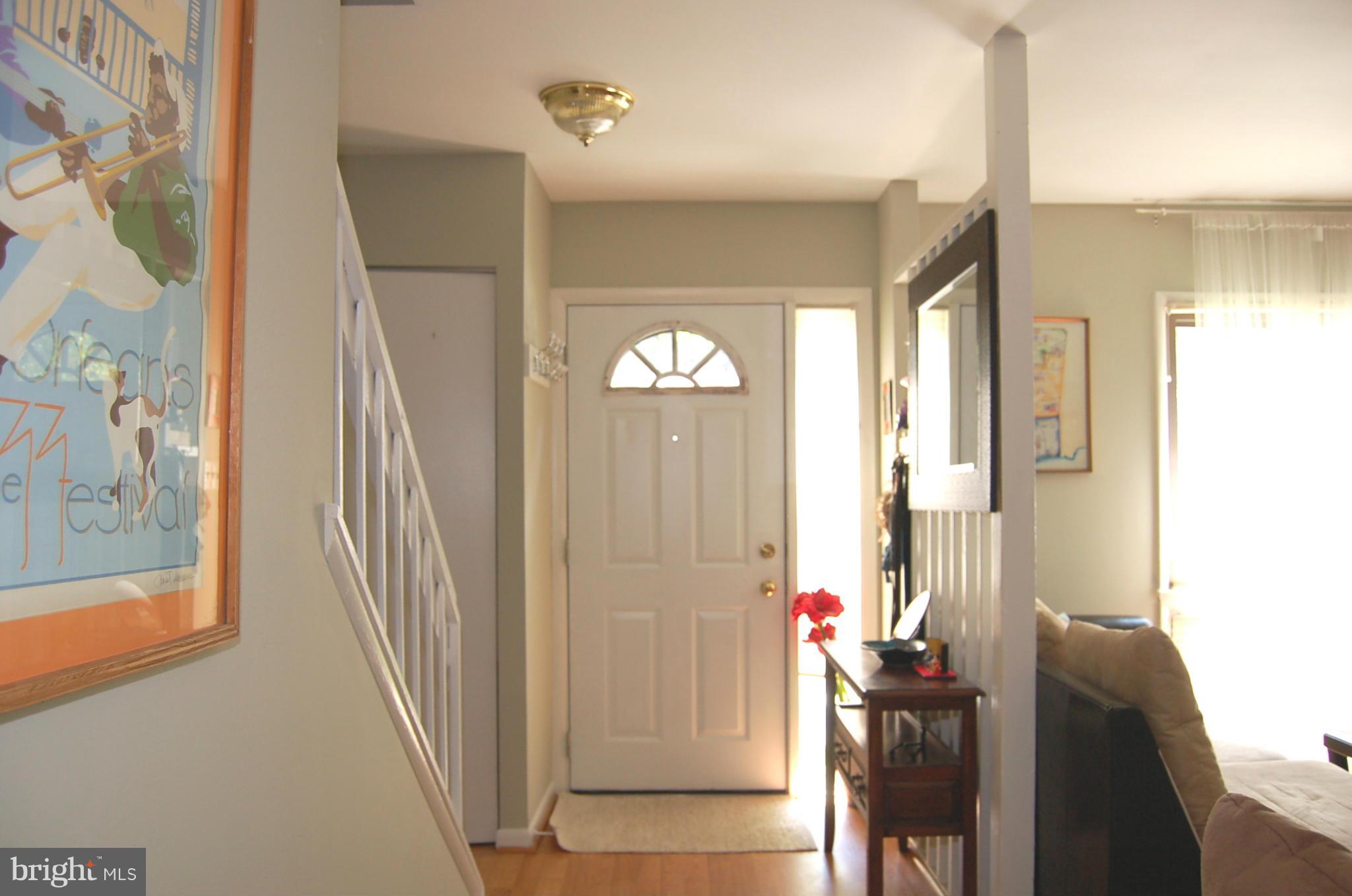 2452 Cloudcroft Square Reston, VA 20191 - Photo 3 of 25 Foyer Entryway