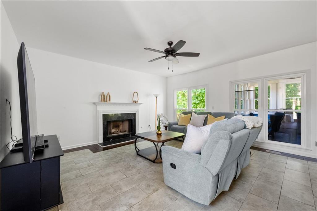 2932 Sunset View Circle Suwanee, GA 30024 - Photo 10 of 54