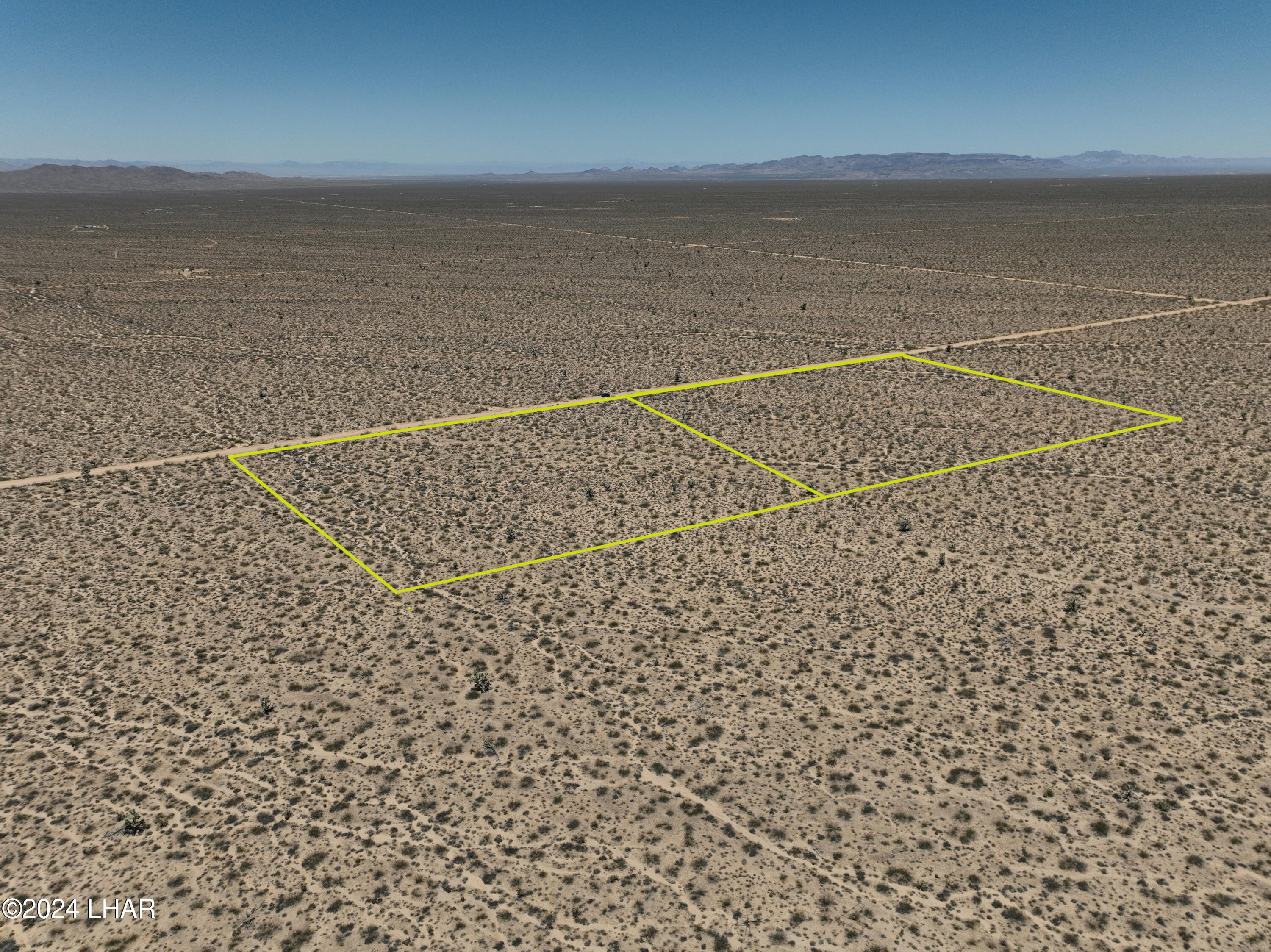 606 South Billy The Kid Road Yucca, AZ 86438 - Photo 7 of 23 NW 2