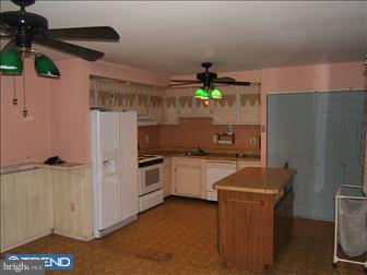 32 Henry Street Riverside, NJ 08075 - Photo 2 of 5