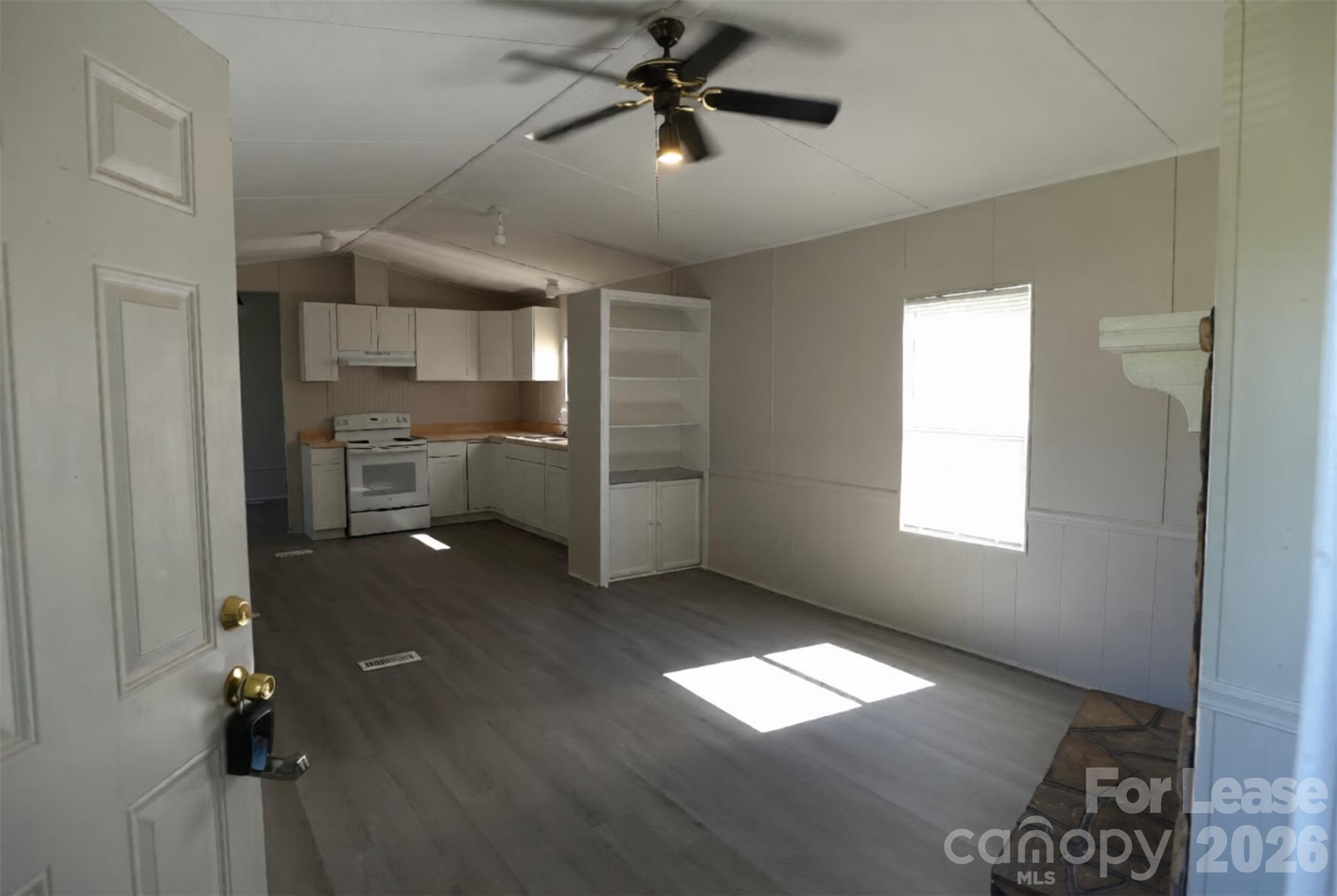 2689 Robinson Road Newton, NC 28658 - Photo 2 of 10 Gallery Image 2