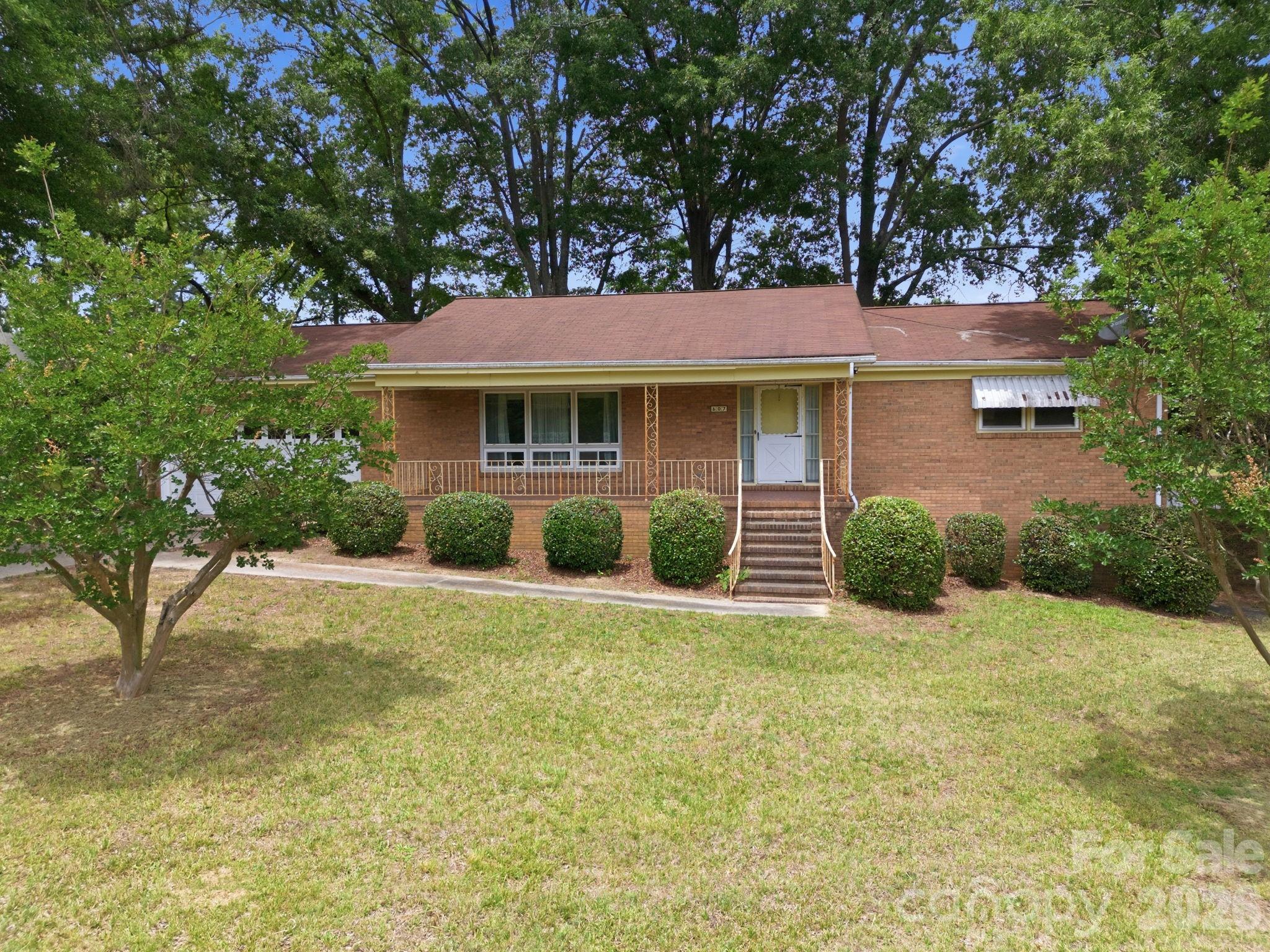 607 Ebenezer Road Kannapolis, NC 28083 - Photo 2 of 45