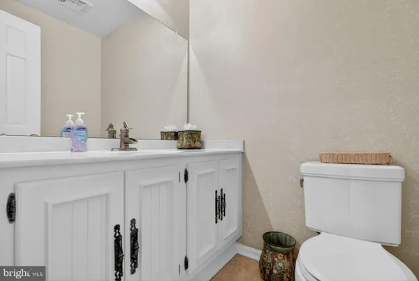 $850,000 | 3 Rymill Terrace, Cherry Hill, NJ 08003