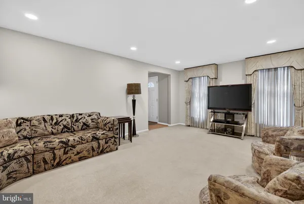 $850,000 | 3 Rymill Terrace, Cherry Hill, NJ 08003